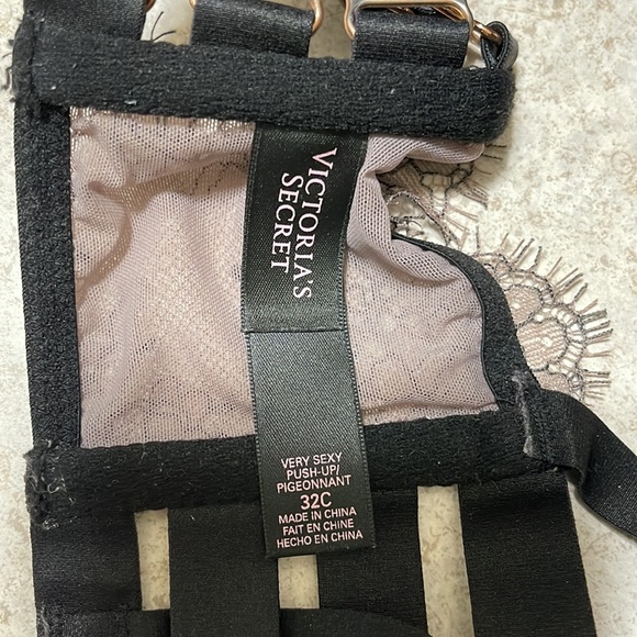 VICTORIA’S SECRET VERY SEXY PALE TAUPE PUSH BRA & VERY SEXY MATCHING THONG PANTY - Picture 9 of 10